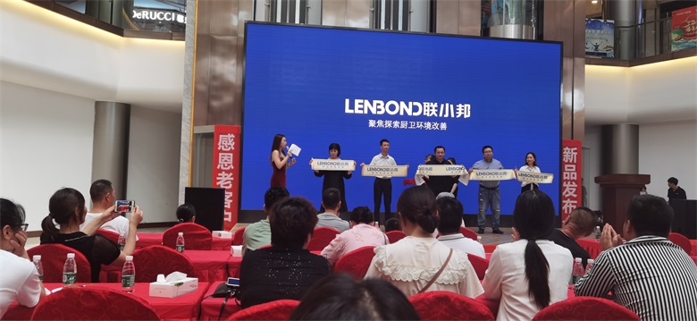 聯小邦商場活動.jpg 聯小邦商場活動.jpg